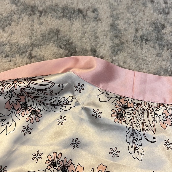 Morgan Taylor Floral Robe - Picture 4 of 4